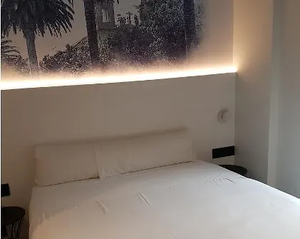 Konukevi Alameda Santiago 2*